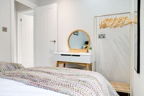 House | 2 bedrooms, individually decorated, individually furnished - Beam End Cottage (Scarborough)