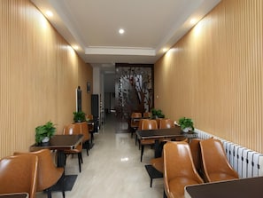 Dining - Greentree Alliance Hulunbeier Zhalantun Railway Station Hotel (Hulunbuir)