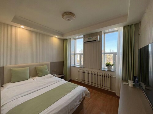 Greentree Alliance Hulunbeier Zhalantun Railway Station Hotel