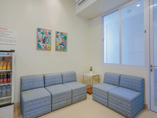 Lobby - OYO 90336 Olive Guest House (Surabaya)