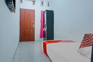 Room - OYO 90117 Anugrah Homestay (Makassar)