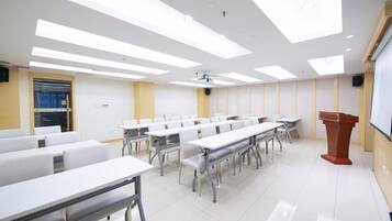 ุงูุฅุทูุงูุฉ ู
ู ุงูู
ูุดุฃุฉ