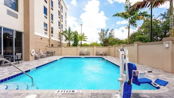Outdoor pool, pool loungers