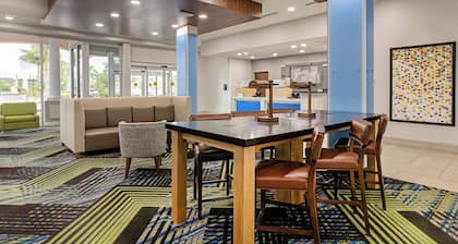 Holiday Inn Express and Suites Miramar by IHG
