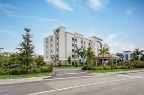 Exterior - Holiday Inn Express and Suites Miramar by IHG (Miramar)