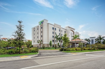 Holiday Inn Express and Suites Miramar by IHG