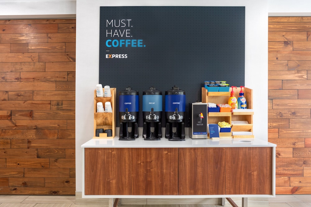 Holiday Inn Express & Suites Miramar by null