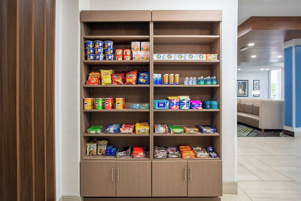 Holiday Inn Express & Suites Miramar by null