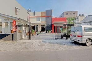 المنشأة من الخارج