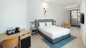 Minibar, in-room safe, desk, laptop workspace