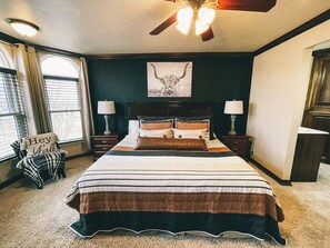 6 bedrooms, iron/ironing board, WiFi, bed sheets