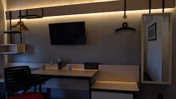 Deluxe Double Room | In-room safe, desk, laptop workspace, iron/ironing board