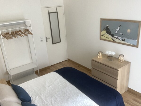 2 bedrooms, travel cot, WiFi