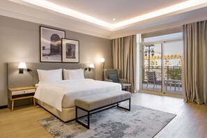 迷你吧、書桌、手提電腦工作空間、遮光窗簾/窗簾