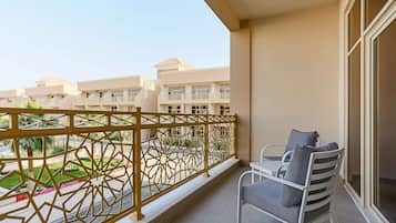 Suite - 2 soveværelser (Duplex) | Minibar, skrivebord, arbejdsområde til bærbare computere