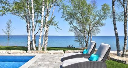 Luxury resort like cottage on southern Georgian Bay