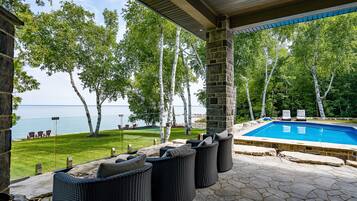 Outdoor pool, a heated pool