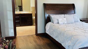 3 chambres, fer et planche à repasser, Wi-Fi gratuit, draps fournis