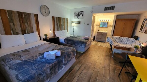 Comfort Room, 2 Double Beds, Non Smoking, Refrigerator & Microwave | Free WiFi, bed sheets