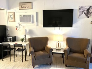 Chambre Confort, 2 grands lits, non-fumeur, réfrigérateur et four à micro-ondes