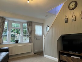 Cottage | Living area