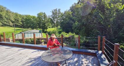 STUDIO DANS UN ECRIN DE VERDURE