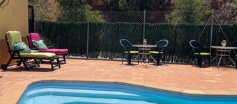 CEHEGIN-POOL-A/CON-WIFI-SLEEPS 10-GAMES ROOM-FREE PARKING-BBQ