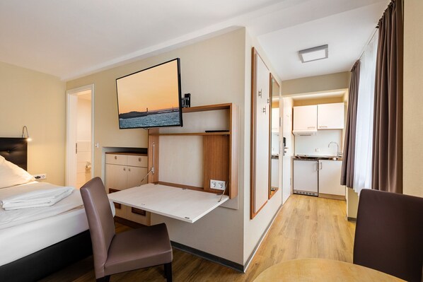 1 bedroom, desk, WiFi, bed sheets