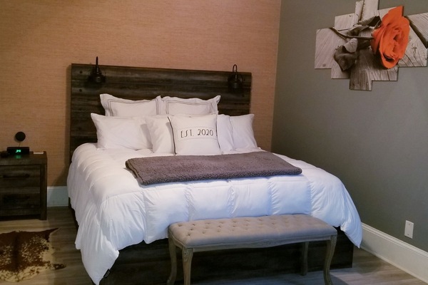 4 bedrooms, desk, iron/ironing board, free WiFi