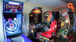 Games room - Oceanfront Retreat- Steps from the Beach & Great Rates (Myrtle Beach)