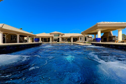 Multi-Million Dollar Luxury Resort Estate/Sleeps 18