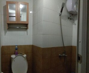 Room - Apartment Green Pramuka by Vincent by Zuzu (Jakarta)