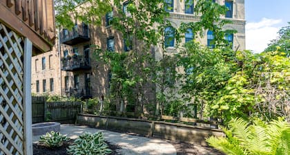 Stunning Vintage/Modern Brady St Home! Very Walkable, Deck, Fire Pit, Great Find