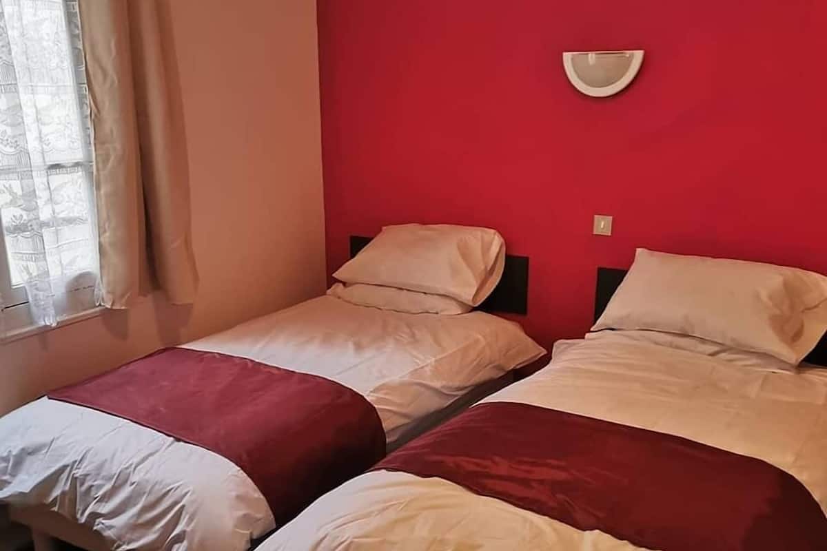 Standard Twin Room | Laptop workspace, free WiFi, wheelchair access