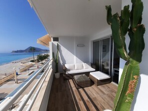 Property grounds - Apartment in front of the beach and with free parking in the same building. (Altea)