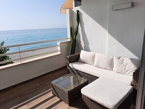 Property grounds - Apartment in front of the beach and with free parking in the same building. (Altea)