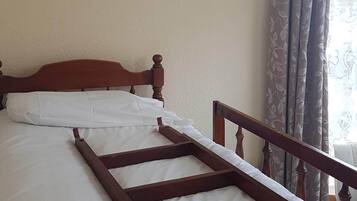 Apartment | 2 bedrooms, iron/ironing board, free WiFi, bed sheets