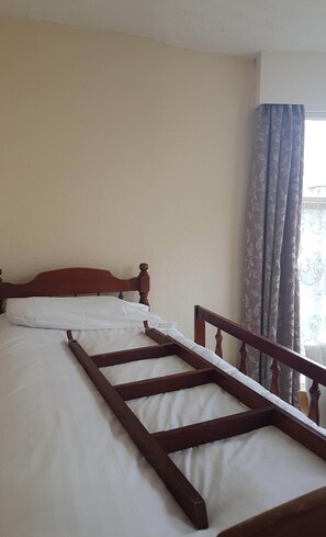 2 habitaciones, tabla de planchar con plancha y wifi gratis