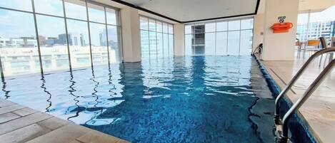 Inomhuspool och uppvärmd pool