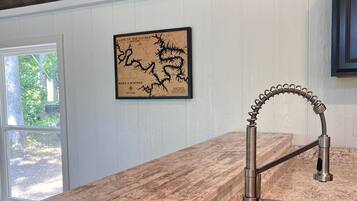 KylskÄp, mikrovÄgsugn, ugn och spishÀll