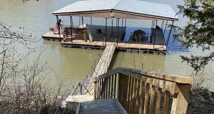 Private 42-Acre Lakefront Retreat w/ Dock, Kayaks, Creek & Trails