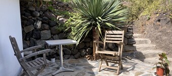 Bright, friendly apartment on an eco finca