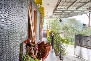 Ảnh chưa phân loại, 3 trong số 28 ảnh, nút