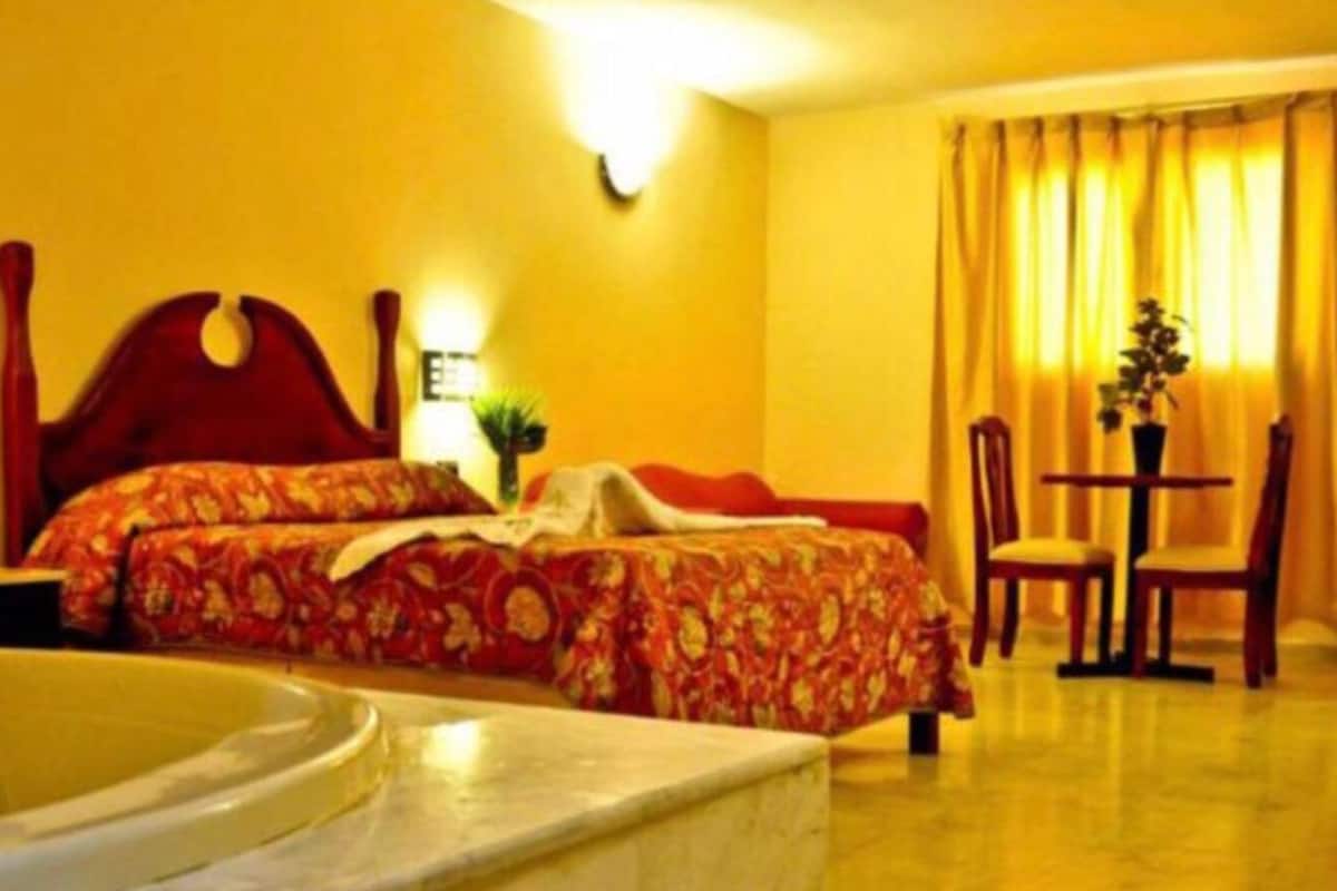 Studio Suite Eksekutif | Seprai Frette Italia, seprai premium, dan selimut bulu angsa