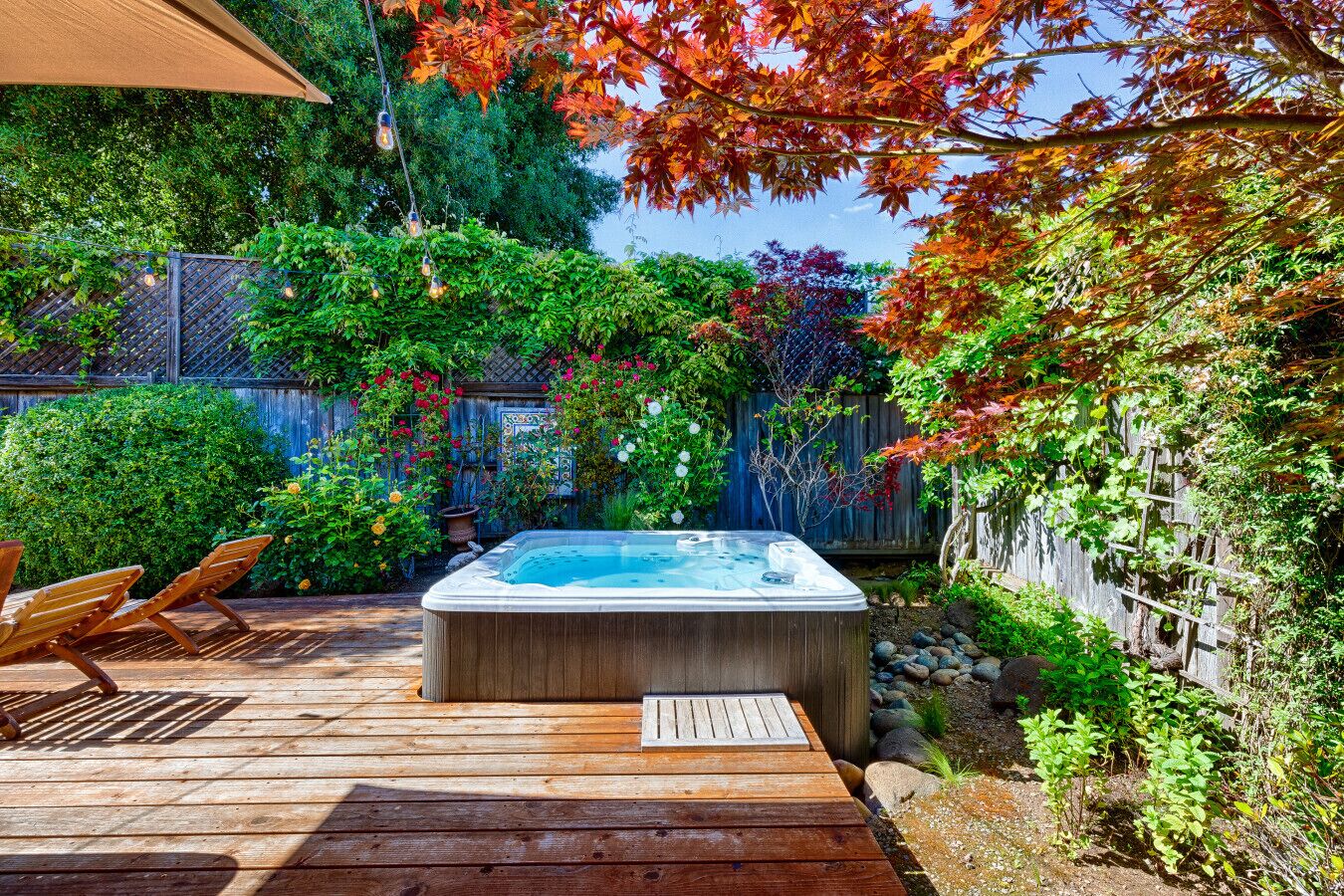 Outdoor spa tub