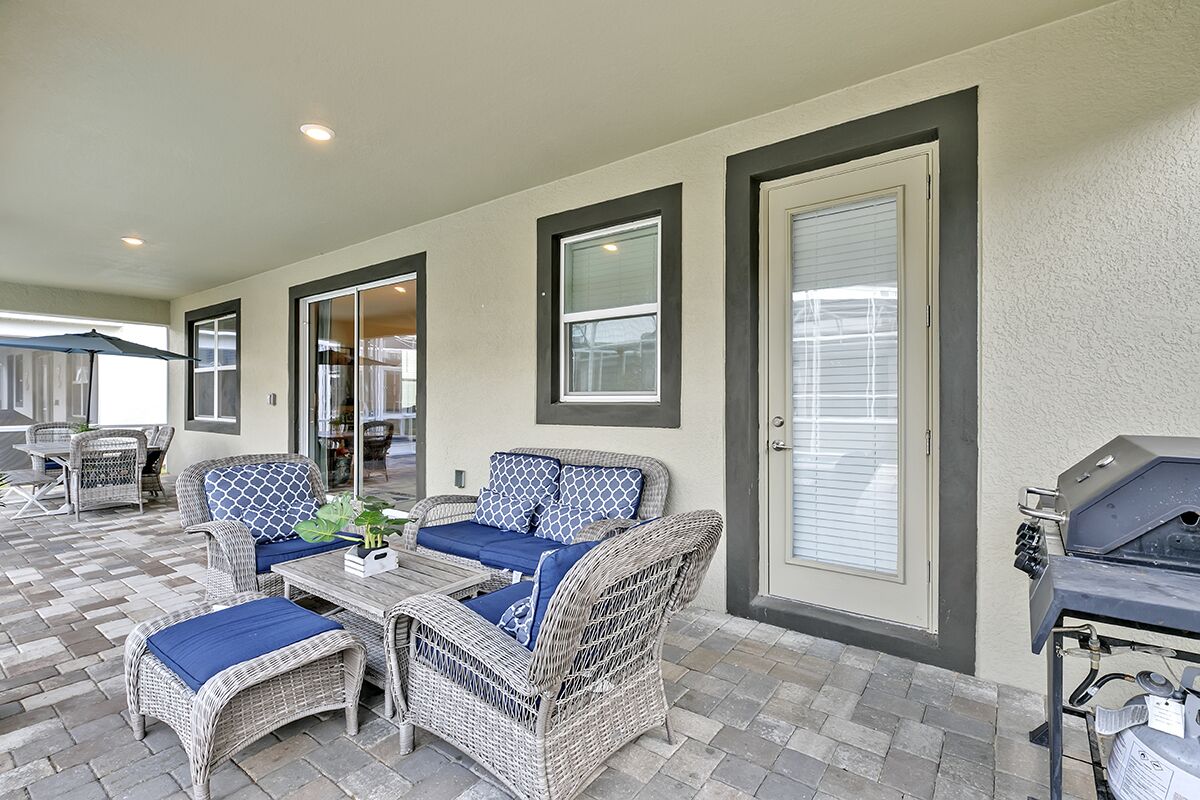 Outdoor covered patio -- Poolside