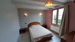 4 Schlafzimmer, Bügeleisen/Bügelbrett, Reisekinderbett, kostenloses WLAN