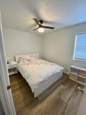 3 chambres, fer et planche à repasser, Wi-Fi gratuit, draps fournis