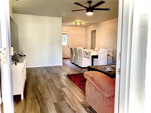 Unclassified image, 4 of 28, button