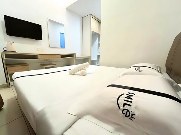 Quarto luxo | Escrivaninha, ferros/tábuas de passar roupa, Wi-Fi de cortesia